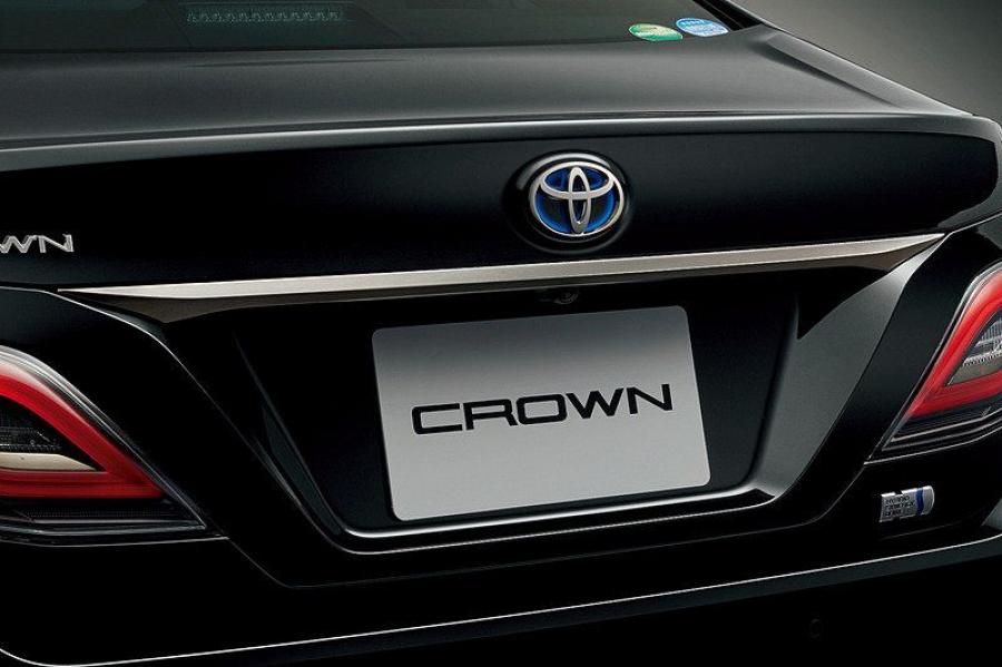 Детали экстерьера Toyota Crown Sport Style Hybrid 2019 года  (фото 11 из 18)